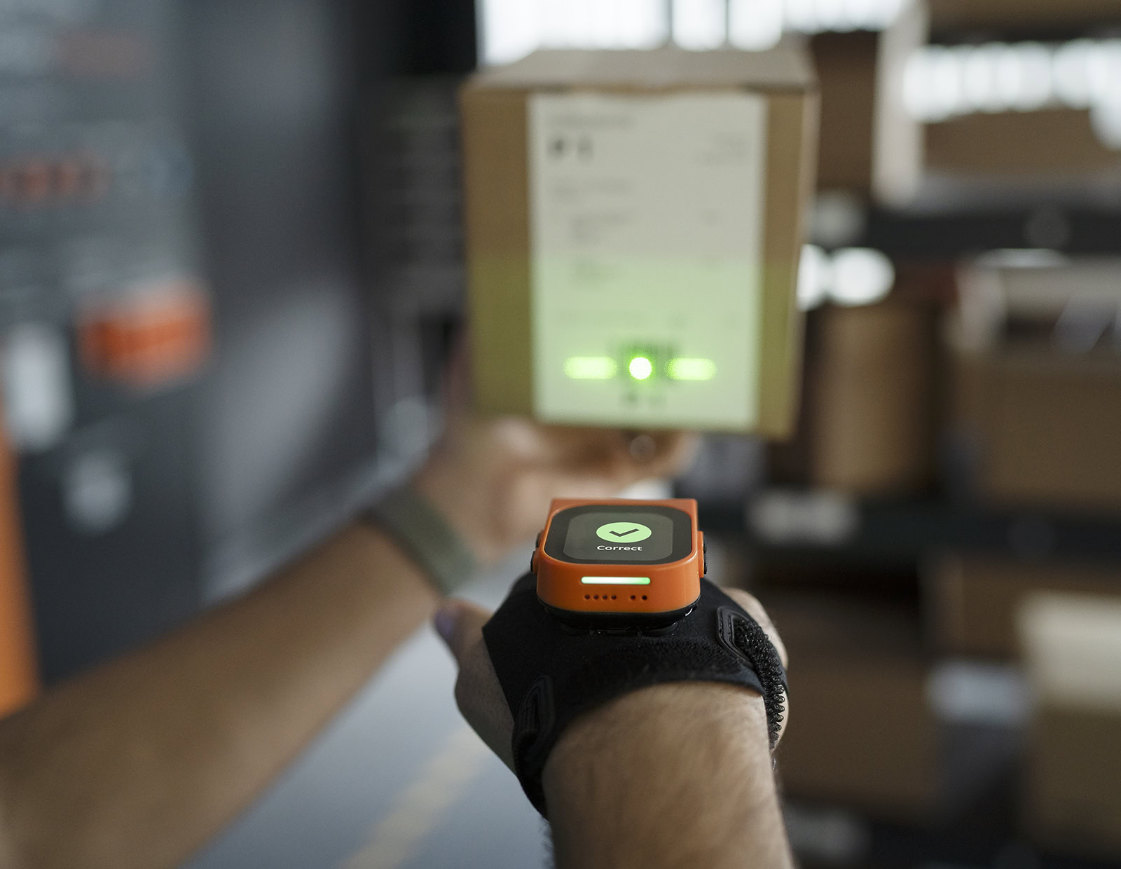 DPlink wearable scanner in use.