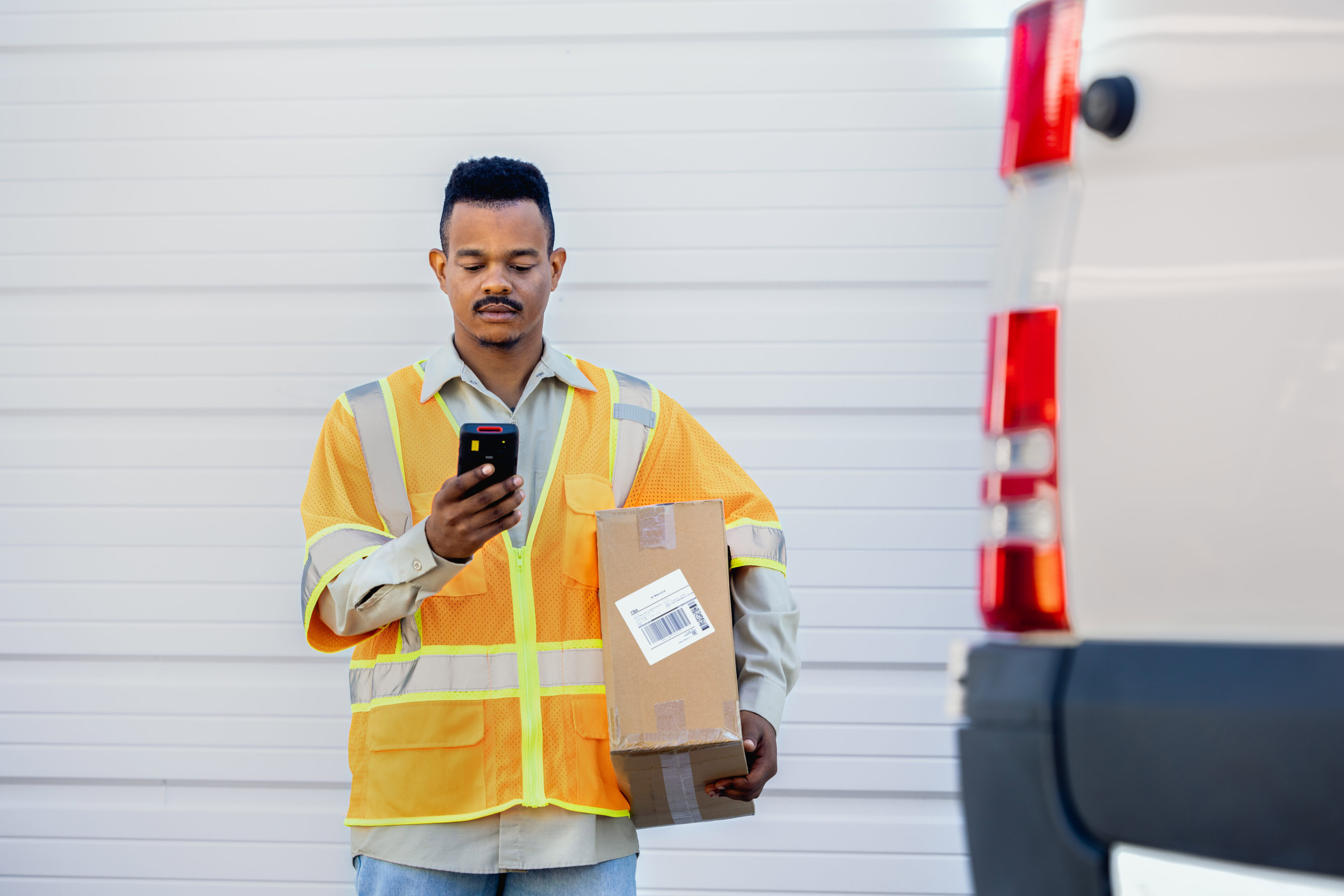 logistics visibility with honeywell device